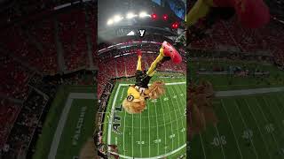 El SALTO bajo techo MÁS ALTO del MUNDO😳Cred atlantafalcons [upl. by Ahsykal]