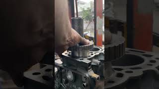 liner tatatruck fitting repairing engine boring honing [upl. by Duquette]