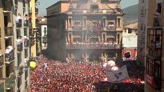 San Fermín 2019 el chupinazo entre banderas de acercamiento de presos [upl. by Mosa803]