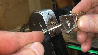 SCHLAGE Padlock with American lock core raked shorts short [upl. by Tibbs]