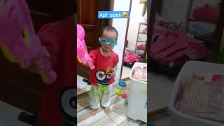 Pakai kacamata berenang baby cute trending apt youtubeshorts viralvideo shorts [upl. by Hnahk919]