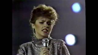 Sheena Easton  For Your Eyes Only Solid Gold 81 [upl. by Atorod]