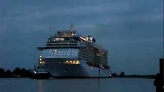 Celebrity Reflection mit Ente und Messboot Memmert nahe Friesenbrücke Weener [upl. by Ytissac300]