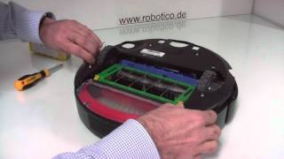 robotico Wartungsvideo Akku Wechsel iRobot Roomba 851 Saugroboter [upl. by Evot105]