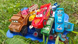 Clean Muddy Mini Cars amp Disney Car Convoy Play In The River [upl. by Arocal998]