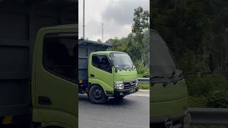 cctv truk miring jembatan kali glidik 2 perbatasan malang lumajang via selatan masdinochann [upl. by Haididej413]