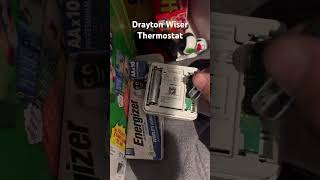 Changing batteries in a Drayton Wiser thermostat drayton draytonwiser haywardsheath [upl. by Coit]