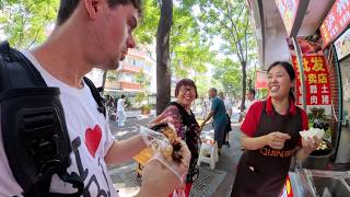 American Tourist Shocks Chengdu by Speaking Sichuanese [upl. by Marcellus]