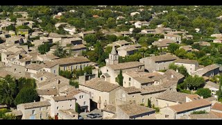 Le village de Maubec au pied du petit Luberon [upl. by Esadnac]