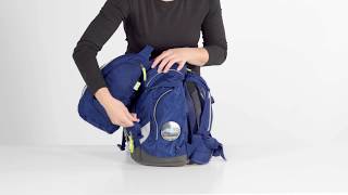 ergobag pack » Sportrucksack richtig befestigen [upl. by Dalpe]