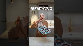 Kladdkakegrottor med salt kola 😍 Receptet hittar du i kommentarsfältet ✨ shorts recept [upl. by Nilrac893]