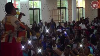 Neema Mwaipopo  Raha Jipe Mwenyewe Tukuza Live Performance [upl. by Natrav36]