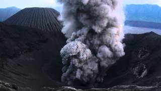 gunung bromo meletus [upl. by Enyamrahs638]