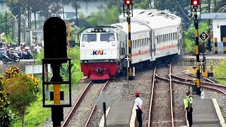 Kereta Serayu Meliuk Ketika Akan Silang Dengan Kereta Lodaya Do Stasiun Awipari [upl. by Vaclava668]