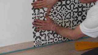 Jak tapetovat s vliesovými tapetami Lavmi  How to hang Lavmi nonwoven wallpapers [upl. by Nosa]