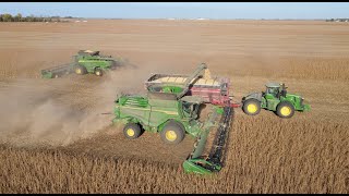 Illinois Soybean Harvest with two John Deere X9 1100 combines and 50 foot draper heads [upl. by Stanislaw]