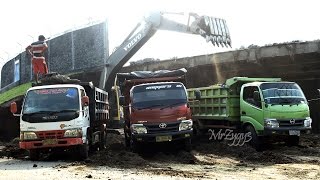 Excavator Loading Dump Truck Volvo EC210B Hyundai Robex 210 [upl. by Yerdua398]