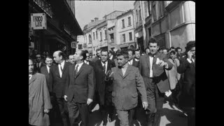 Vizita lui Nicolae Ceaușescu în piețe și la alte obiective comerciale din București 1972 [upl. by Tingey320]