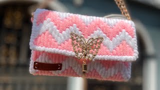 How to make a horizontal zigzag bag with plastic canvasEsthonCrochet [upl. by Giorgia596]