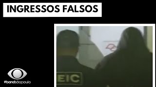 Polícia faz operação contra venda de falsos ingressos para shows [upl. by Onitsirc]