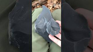 Dacite strike stops short creates neat flake flintknapping stoneart prehistoric outdoorskills [upl. by Jon]