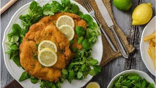 Sznycel wiedeński czyli Wiener Schnitzel  jak go zrobić Rady Agaty Wojdy  James Dene [upl. by Ffilc]