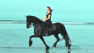 Laura en Fenna op strand Ameland [upl. by Hanafee616]