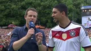 Andreas Bourani  Auf Uns LIVE auf der Fanmeile 2014 in Berlin 15072014  HD [upl. by Efram]