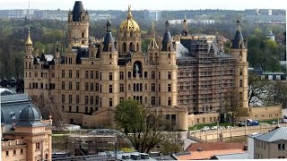 Schwerin  Ein Rundgang durch das Schloss The castle of Schwerin [upl. by Nortyad]