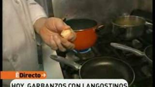 Garbanzos con langostinos [upl. by Oirtemed]