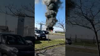 Mérignac  incendie dans un hangar à avions [upl. by Afatsum]