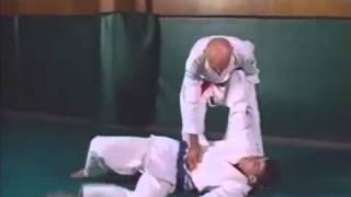 Grande Mestre Hélio Gracie Programa Gracie Jiu Jitsu de Defesa Pessoal Parte1 [upl. by Ertnom]