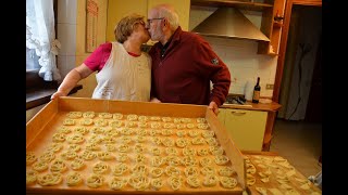 LE CARTELLATE PUGLIESI DOLCE TIPICO NATALIZIO  RICETTA DELLA Nonna Maria [upl. by Kcolttam]