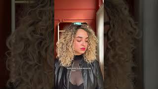 Vamos de retoque de mechas 🎨 corteicomadai hairstyle cabelocacheado mechas mechasperfeitas [upl. by Kimmi]