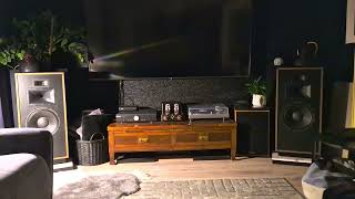 Unison Research Simply Italy Klipsch Forte IV [upl. by Lazaruk797]