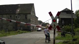 BÜ Oschersleben quotFabrikstraßequot  WSSBAnlage [upl. by Louisette419]