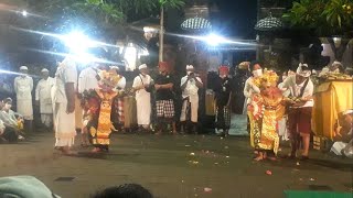 Tari Legong Keraton kerauhan di Pura Dalem Tegeh Gumi [upl. by Hnahk]