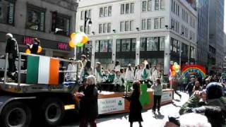 Parade SaintPatrick 2009 8  Danse irlandaise  Irish dance [upl. by Enilorak]