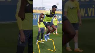 Bertrand Traoré realiza su primer entrenamiento [upl. by Crooks]