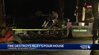 Rileys Pour House destroyed by fire in Carnegie [upl. by Irep213]