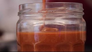 Comment réaliser une sauce au caramel au beurre salé [upl. by Retlaw629]