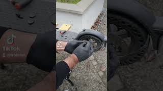 Réglage et changement de plaquette trottinette escooter tutorial xiaomi [upl. by Gilman445]