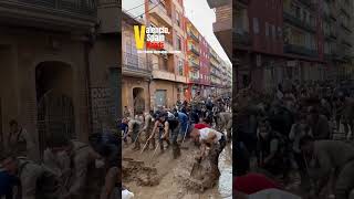 Valencia Spain thousands of people helpingspain valencia floods devastated city [upl. by Yelyab]