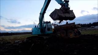 Kobelco SK235 med gallerskopa [upl. by Raine741]