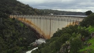 Barragem do Cabril 132m de altura descargas de fundo [upl. by Akiemaj]