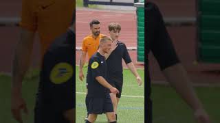 Quand un Arbitre met un carton à un Arbitre 😂 arbitre football shorts [upl. by Naashar129]