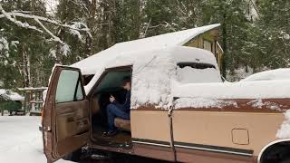 Cold start 1987 Ford F250 69 INTERNATIONAL DIESEL V8 [upl. by Atinad]