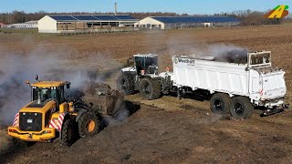 Mist  Kompost streuen Großtraktor Claas Xerion Tebbe Streuer Lohnunternehmen Düngung Landwirtschaft [upl. by Eal]