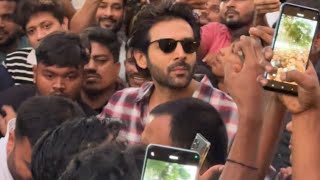 Huge CRAZE For Kartik Aaryan Special Visit At Gaiety Galaxy For Bhool Bhulaiyaa 3 Audience Reaction [upl. by Oralla]