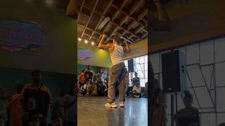 Wave battle🌊 dance animation dancer wave battle losangeles [upl. by Anailuy]